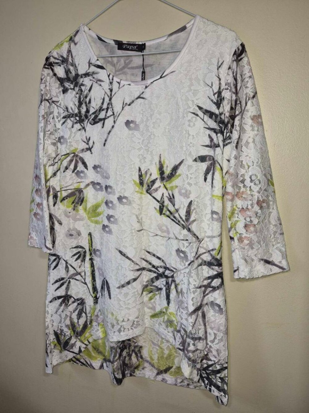 NWT Papa Vancouver White Floral Lace Bamboo Print Tunic Top - Size M